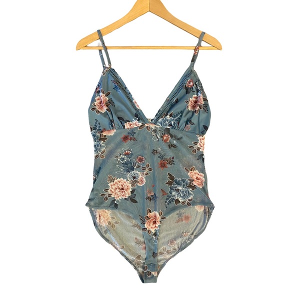 LAST CALL (Donating Soon) 
[Charlotte Russe] Sheer Floral Bodysuit - Picture 3 of 4